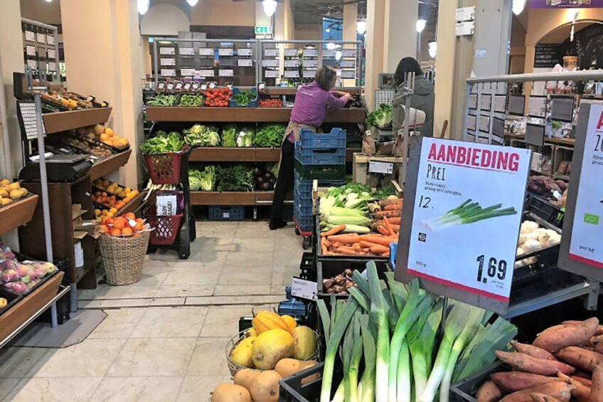 Nieuwe inkoopregels vooral voor supermarkten. Foto: ton van der Scheer.