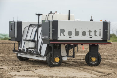 Deze Robotti is een gerobotiseerde werktuigendrager. - Foto: Koos Groenewold