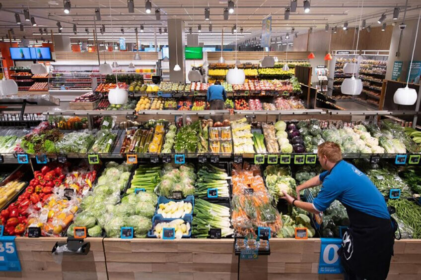 Binnen food en agri trekt de foodwereld, van supermarkten tot foodbedrijven, nadrukkelijk aan de touwtjes, veel meer dan de primaire sector. - Foto: Albert Heijn