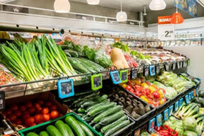 Korting van Albert Heijn op biologische AGF-producten raakt de marktverhouding in het supermarktschap. - Foto: AH
