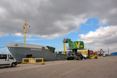 Vervoer van verse groenten en fruit per schip. - Foto: Peter Roek