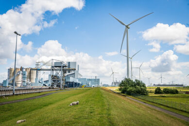 Het kabinet wil kolengestookte elektriciteitscentrales, zoals deze in de Eemshaven. harder laten draaien, om de gasvoorraden te sparen - Foto: ANP.
