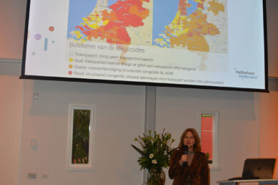 Met meer elektrificatie in de duurzame energievoorziening ziet Cora van Nieuwenhuizen ook de druk op de netwerkcapaciteit toenemen.